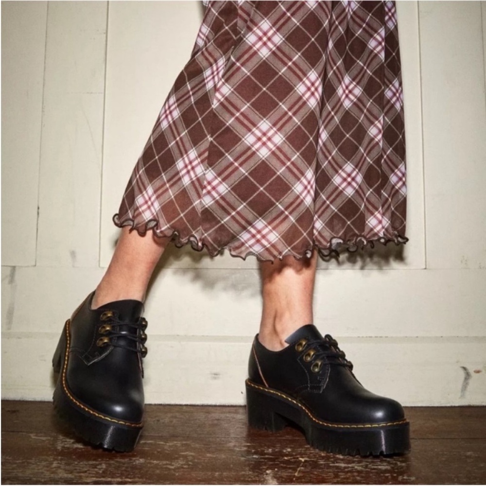Dr. Martens Leona Lo Vintage Smooth Leather
